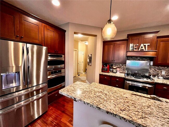 18101 62nd Pl N in Maple Grove, MN - Building Photo - Building Photo