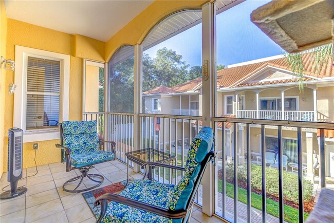 21032 Sunpoint Way-Unit -201 in Lutz, FL - Foto de edificio - Building Photo