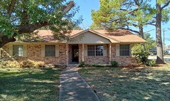 1311 Alpine Dr in Greenville, TX - Building Photo