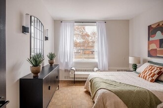 330 Metcalfe in Ottawa, ON - Building Photo - Building Photo