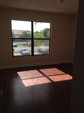 1447 Lake Crystal Dr in West Palm Beach, FL - Building Photo - Building Photo
