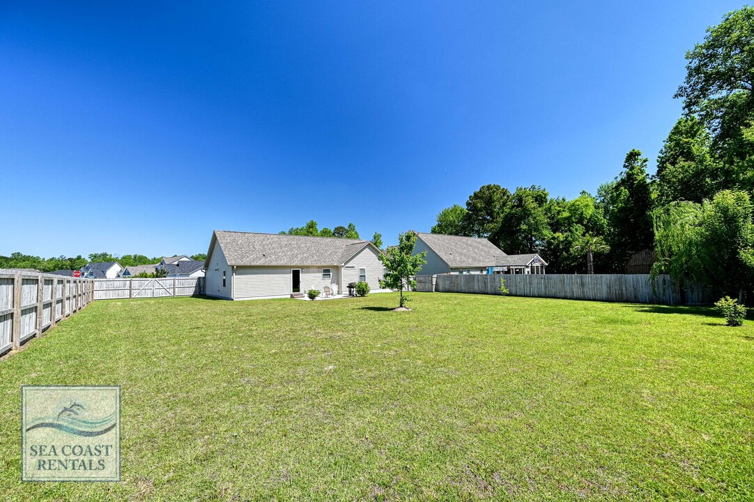 410 Sea Buoy Ln in Sneads Ferry, NC - Building Photo