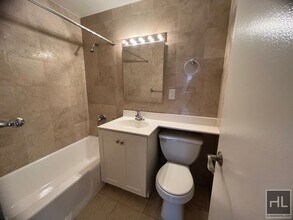 EAST 49 STREET in New York, NY - Building Photo - Building Photo