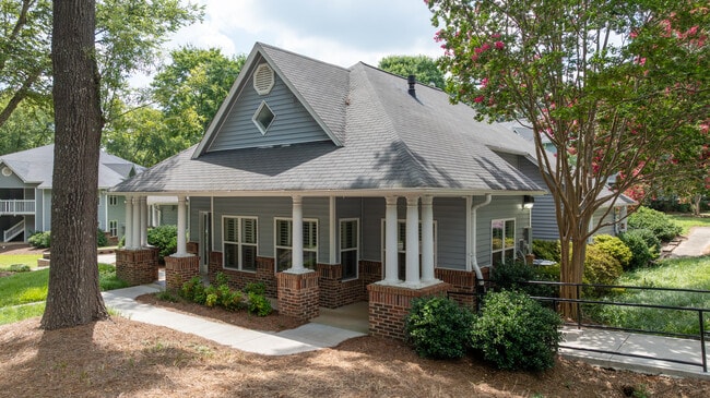 Argyle Place in Hickory, NC - Foto de edificio - Building Photo