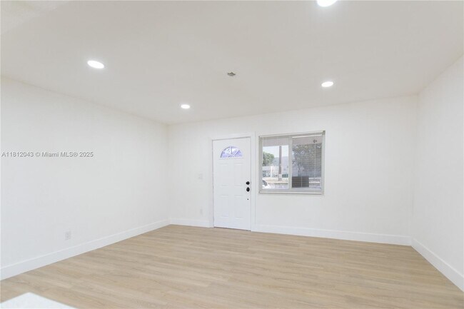 1167 NW 9th Ave in Fort Lauderdale, FL - Building Photo - Building Photo