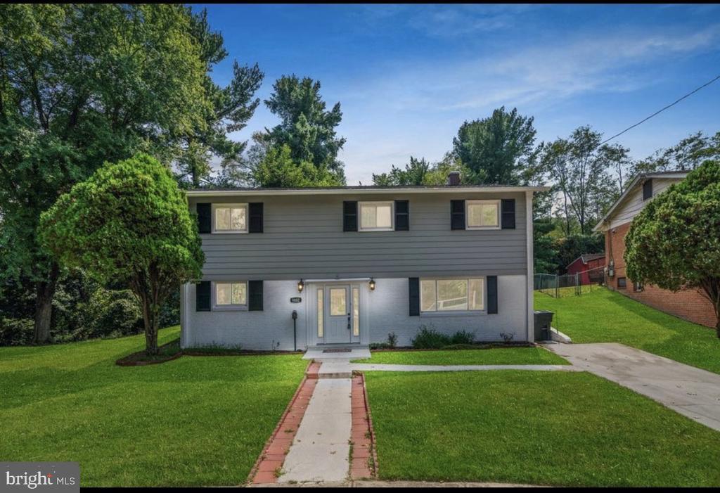 9802 Cherry Tree Ln in Silver Spring, MD - Building Photo