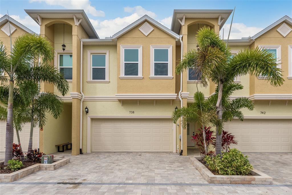 738 Grand Cypress Ln in Tarpon Springs, FL - Building Photo