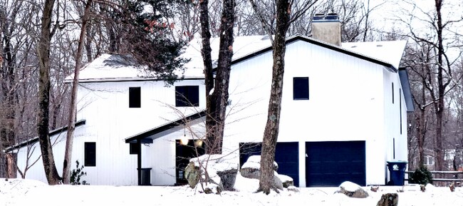 41 Breeds Hill Pl in Wilton, CT - Foto de edificio - Building Photo