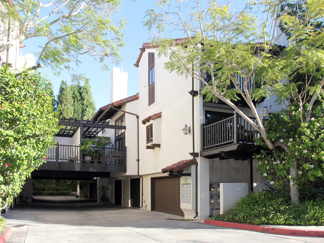 Villas Mallorca in La Jolla, CA - Foto de edificio - Building Photo