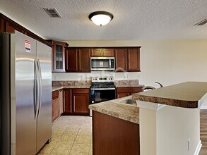 7344 Rapid River Dr E in Jacksonville, FL - Building Photo - Building Photo