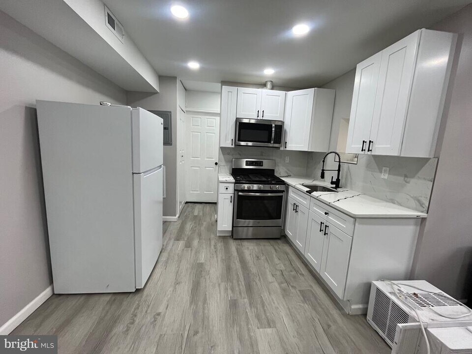 6413 Buist Ave in Philadelphia, PA - Building Photo