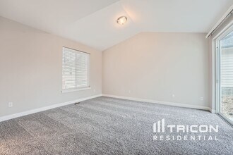 4947 S Addison Way in Aurora, CO - Building Photo - Building Photo