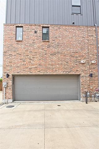 property at 1405 Bronson Ct