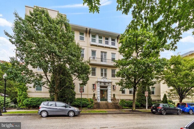 property at 3405 Greenway