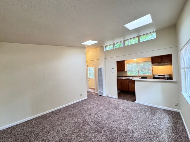18565 N Cherry Creek Rd in Grass Valley, CA - Building Photo - Building Photo