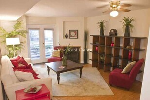 345 Franklin St, Unit 205 in Cambridge, MA - Building Photo