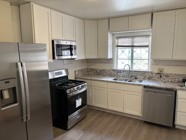 property at 1038 Buena Vista Dr SE