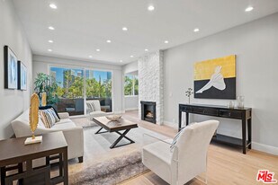 1557 S Beverly Glen Blvd in Los Angeles, CA - Building Photo