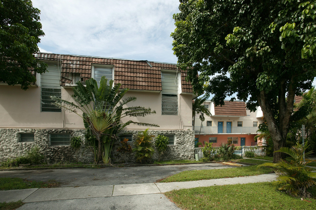 Chalet Apartments in Miami, FL - Building Photo