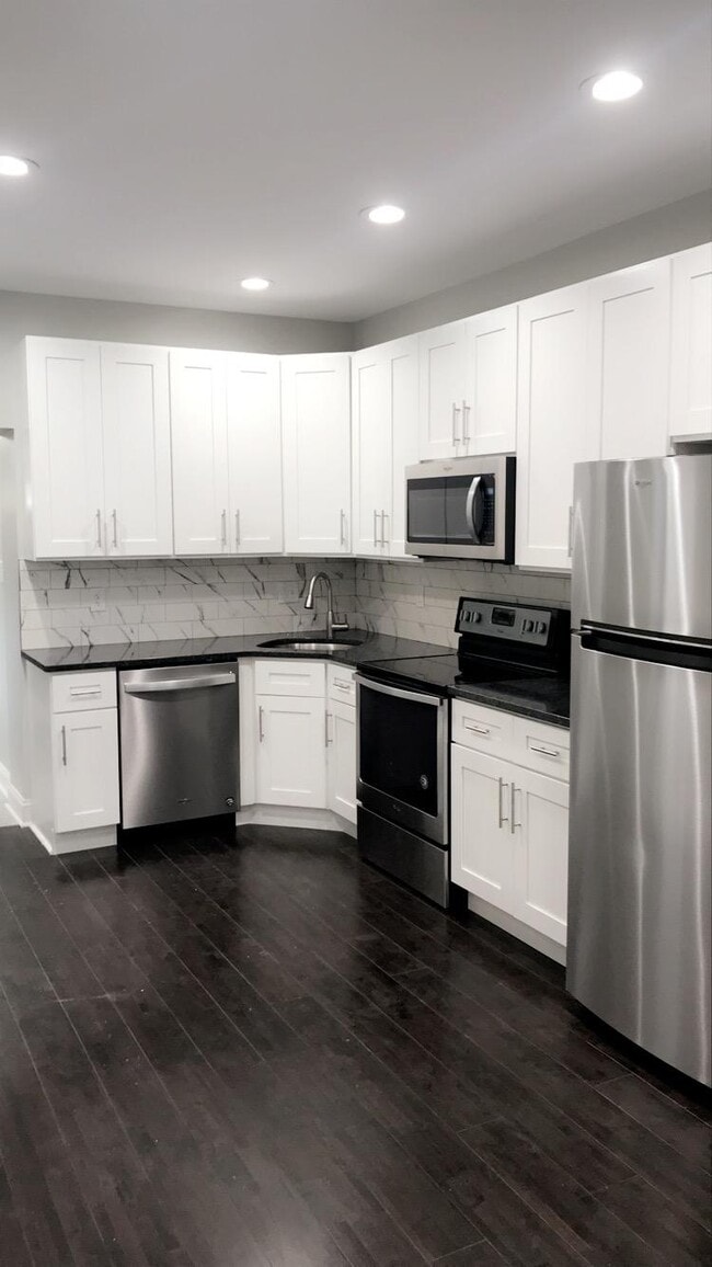property at 3050 Aramingo Ave