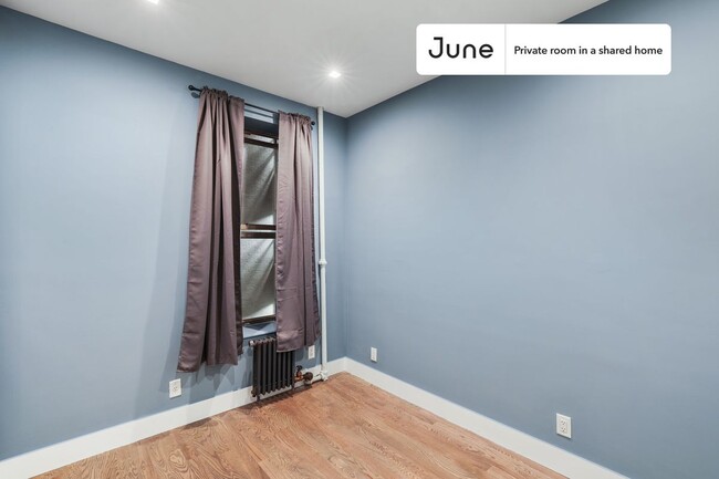 Private bedroom in 4 bed/2 bath Home in New York, NY - Building Photo - Building Photo