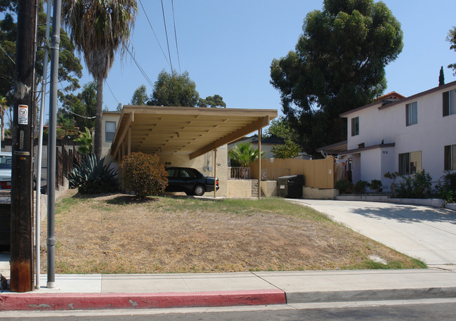 Sober Living - Mill St. in La Mesa, CA - Foto de edificio - Building Photo