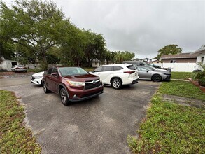 2620 SW 51st St in Fort Lauderdale, FL - Building Photo - Building Photo