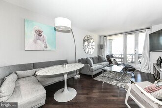 801 Pennsylvania Ave NW, Unit 1209 in Washington, DC - Building Photo - Building Photo