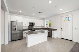 76305 Columbia Dr in Palm Desert, CA - Building Photo - Building Photo