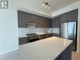 27 Korda Gate in Vaughan, ON - Building Photo