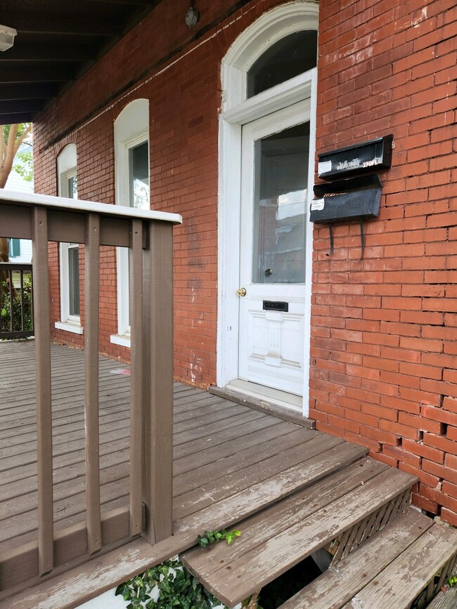 513 E Main St, Unit 1