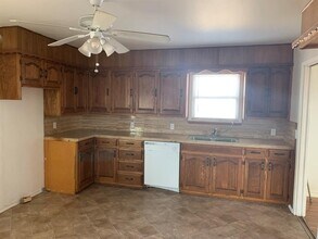 905 NW 8th St in Seminole, TX - Building Photo - Building Photo