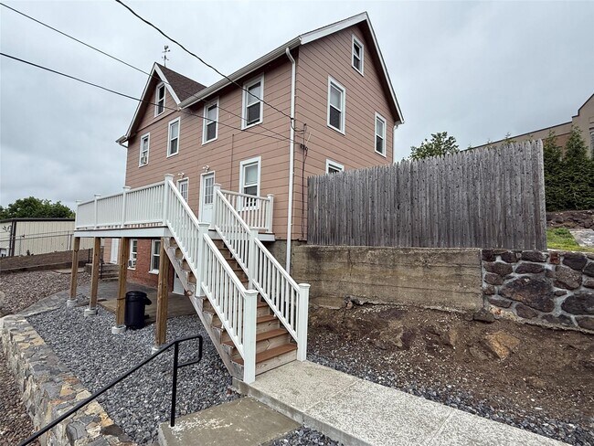 1012 Lower S St in Peekskill, NY - Building Photo - Building Photo