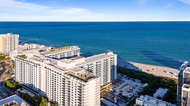 2301 Collins Ave, Unit 1634 in Miami Beach, FL - Foto de edificio - Building Photo