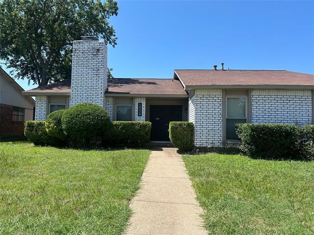 10238 White Elm Rd in Dallas, TX - Building Photo