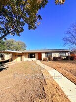 339 Waxwood Ln in San Antonio, TX - Building Photo