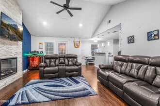 175 Hannah Way in Shepherdsville, KY - Building Photo - Building Photo