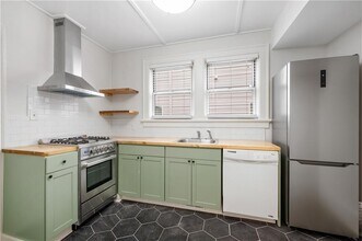 716 Lakeview Ave NE in Atlanta, GA - Building Photo - Building Photo