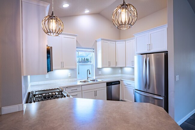 6477 N Descartes Dr in Coeur d'Alene, ID - Building Photo - Building Photo