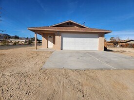 6396 Athol Ave in Twentynine Palms, CA - Building Photo