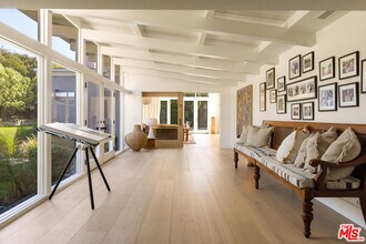 6048 Philip Ave in Malibu, CA - Building Photo - Building Photo