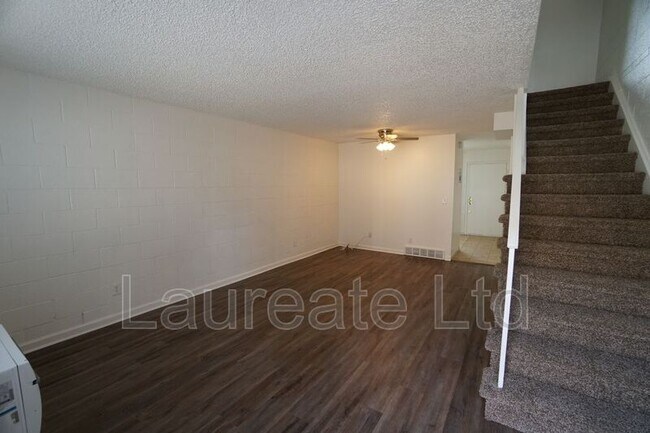 7320 Tennyson St in Westminster, CO - Foto de edificio - Building Photo