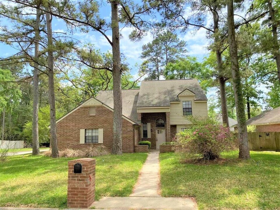 12303 Longfellow Dr in Montgomery, TX - Building Photo