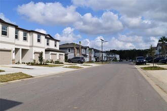 32113 Spiceberry St in San Antonio, FL - Building Photo - Building Photo