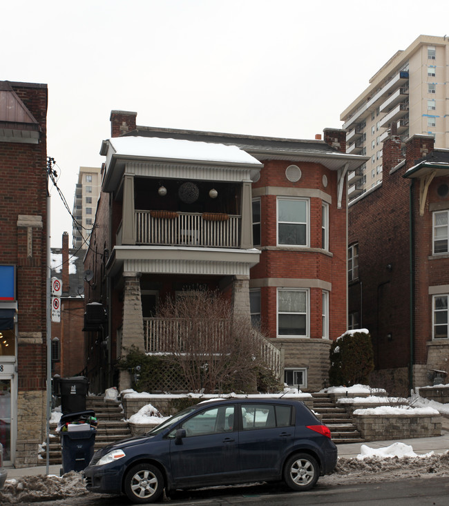 1934 Bloor St W in Toronto, ON - Building Photo - Building Photo
