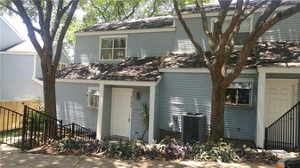 6900 Old Quarry Ln in Austin, TX - Building Photo