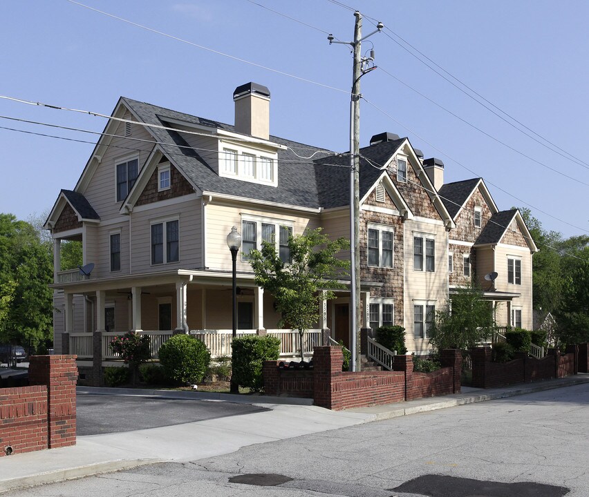 3389-3395 N Whitney Ave in Hapeville, GA - Building Photo