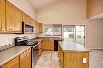 886 W Bruce Ave in Gilbert, AZ - Building Photo - Building Photo