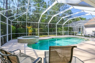 7864 Stratford Dr in Naples, FL - Foto de edificio - Building Photo