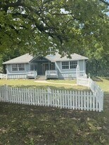 1379 Gilman Rd in Fort Worth, TX - Building Photo